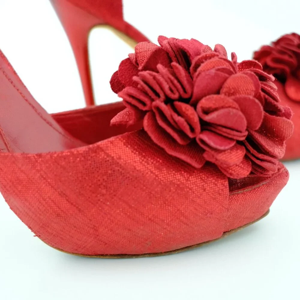 Alexander McQueen Red Floral D’Orsay Heels - Picture 3 of 6